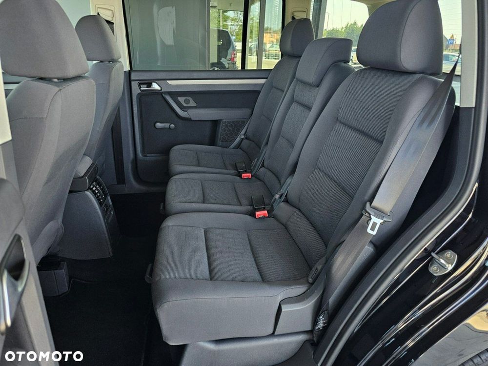Volkswagen Touran - 24