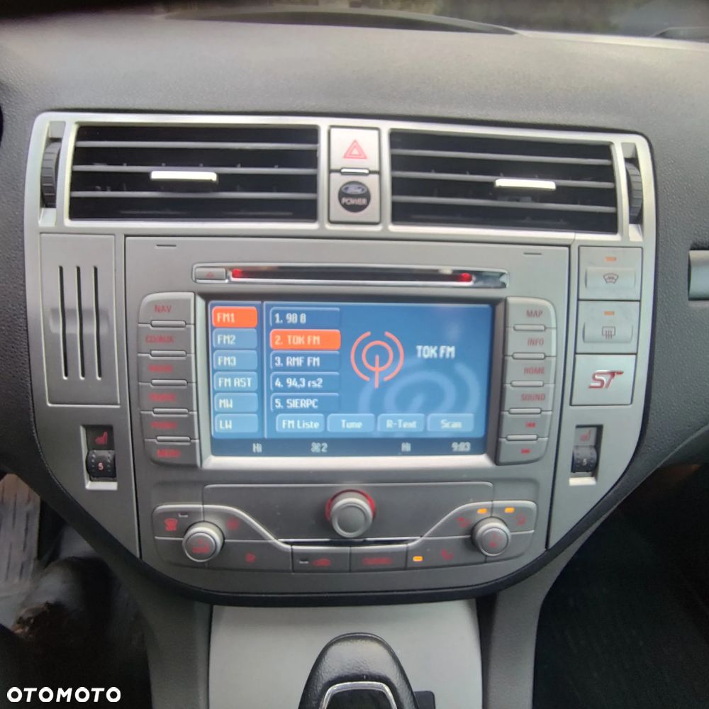 Ford Kuga 2.5 4x4 Titanium - 26