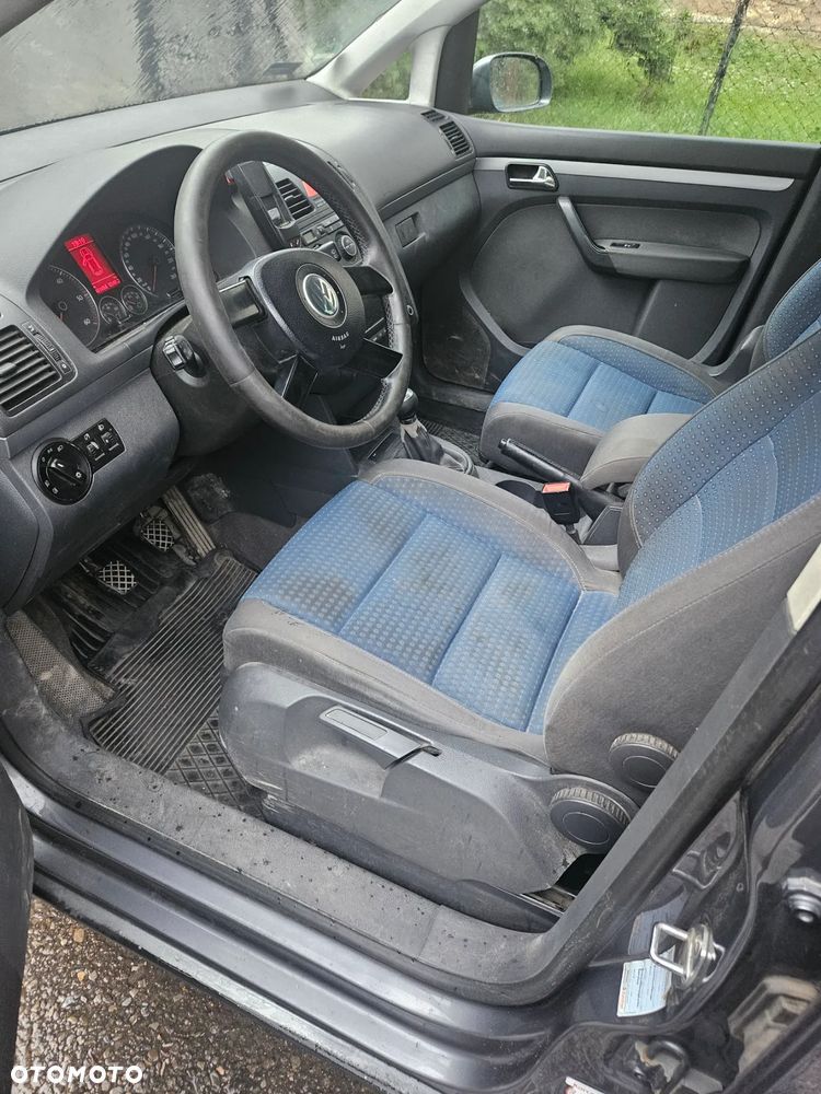 Volkswagen Touran - 6