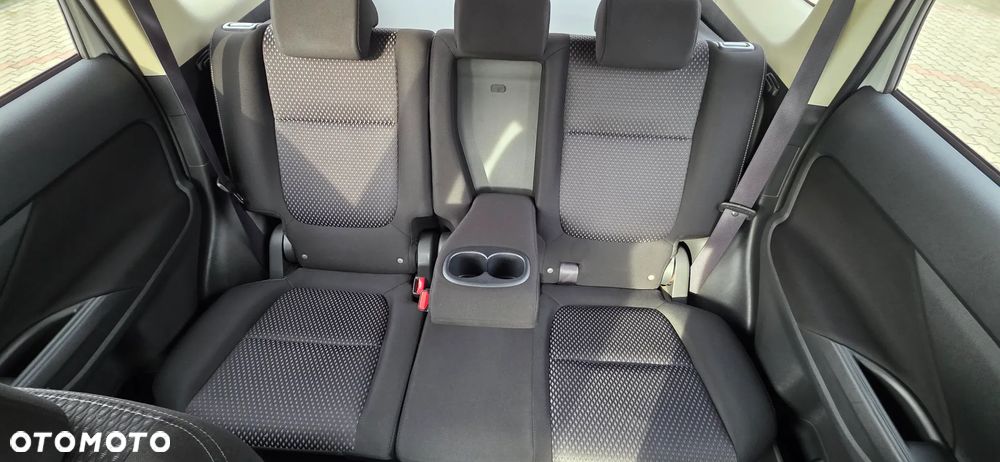 Mitsubishi Outlander 2.0 Instyle Navi 4WD CVT - 11