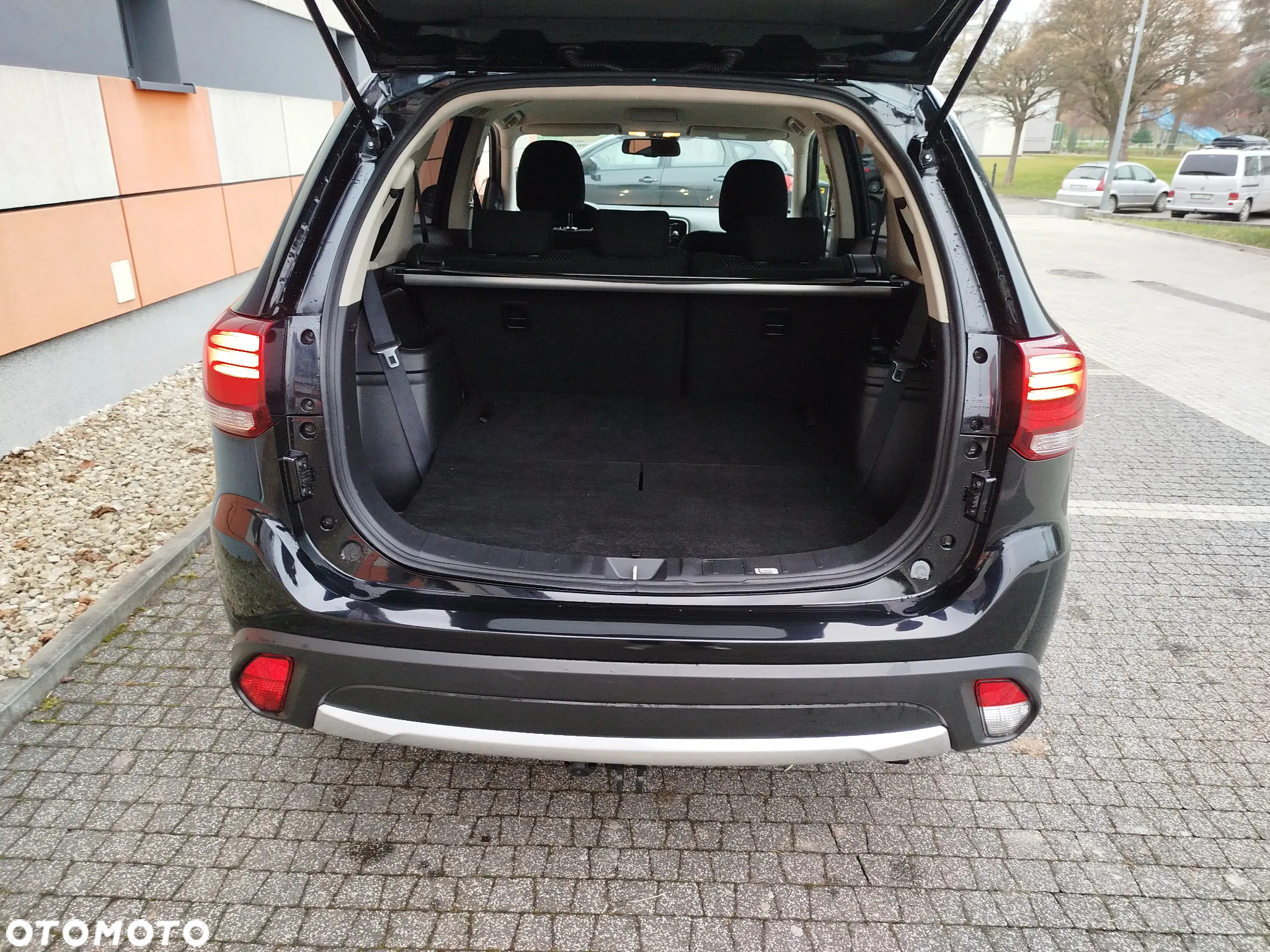 Mitsubishi Outlander 2.2 DI-D 4WD Automatik Diamant Edition+ - 28