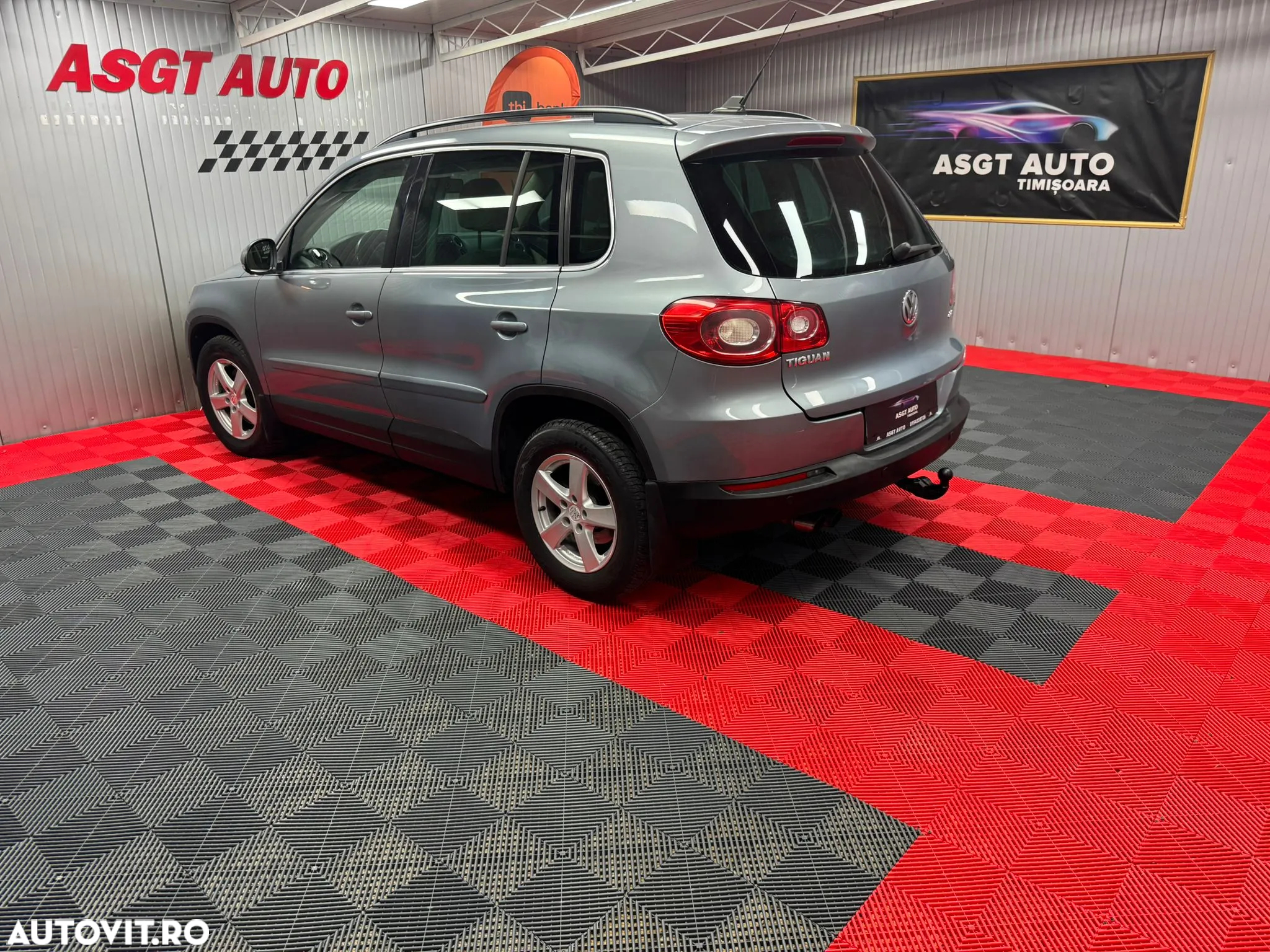 Volkswagen Tiguan - 5