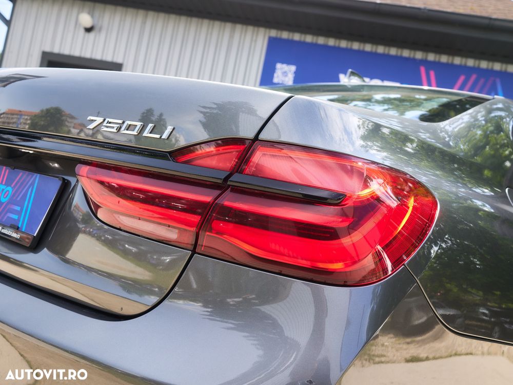BMW Seria 7 750Li xDrive - 13