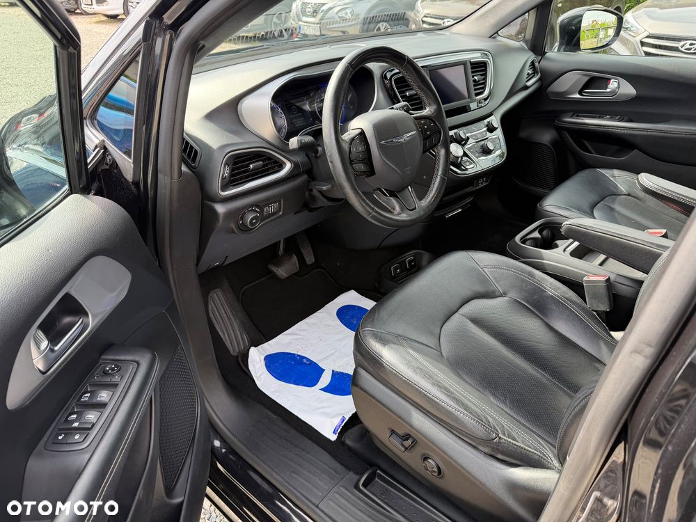 Chrysler Pacifica - 21