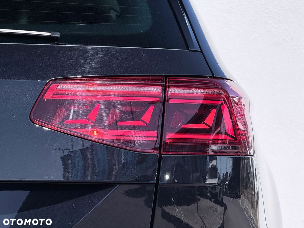 Volkswagen Passat Variant 2.0 TDI EVO Elegance DSG - 12