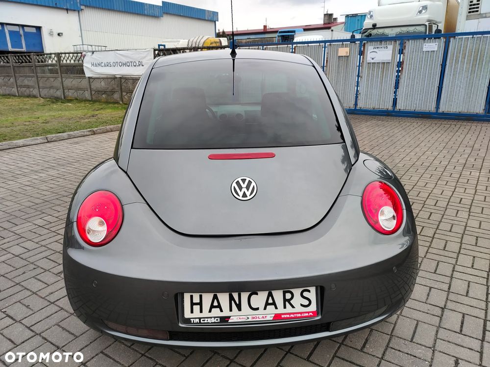 Volkswagen New Beetle - 5