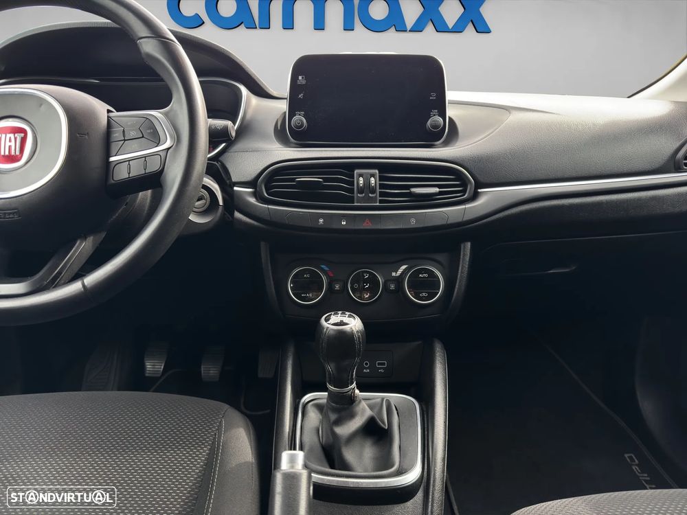 Fiat Tipo Station Wagon 1.3 M-Jet Lounge - 25