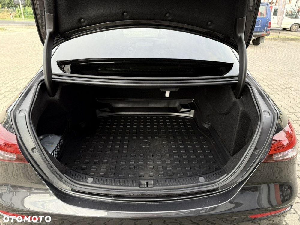 Mercedes-Benz Klasa E 400 d 4Matic 9G-TRONIC AMG Line - 38