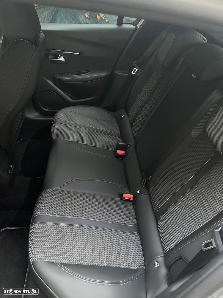 Peugeot 208 1.2 PureTech GT EAT8 - 5