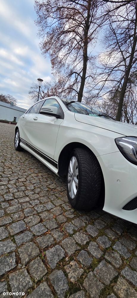 Mercedes-Benz Klasa A 180 7G-DCT Urban - 11