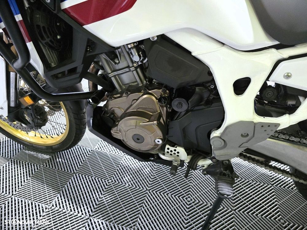 Honda Africa Twin CRF 1000 DCT Adventure Sports 30th Anniversary - 16