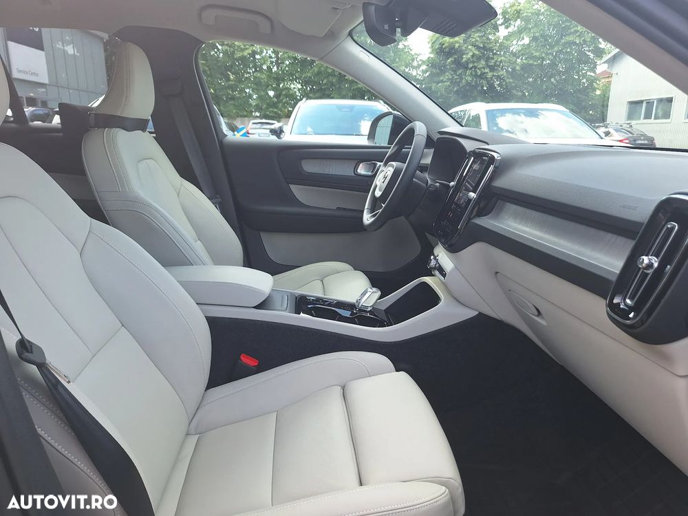 Volvo XC 40 B3 AT FWD MHEV Plus Dark - 23