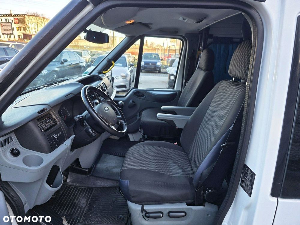 Ford Transit - 12
