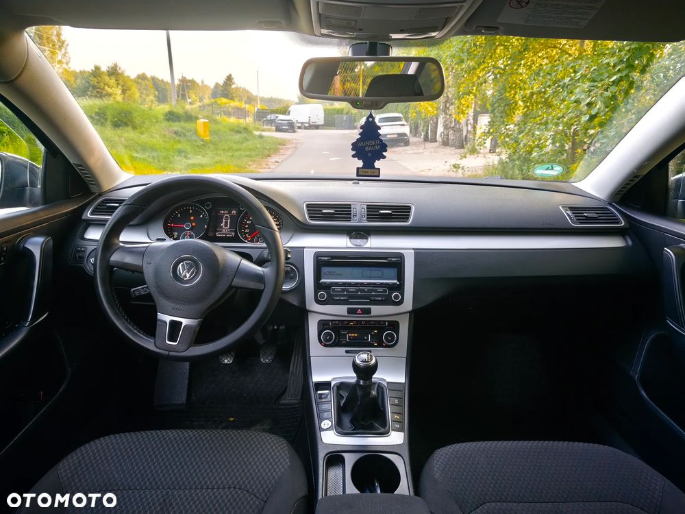 Volkswagen Passat 1.6 TDI DPF BlueMot Trendline - 5