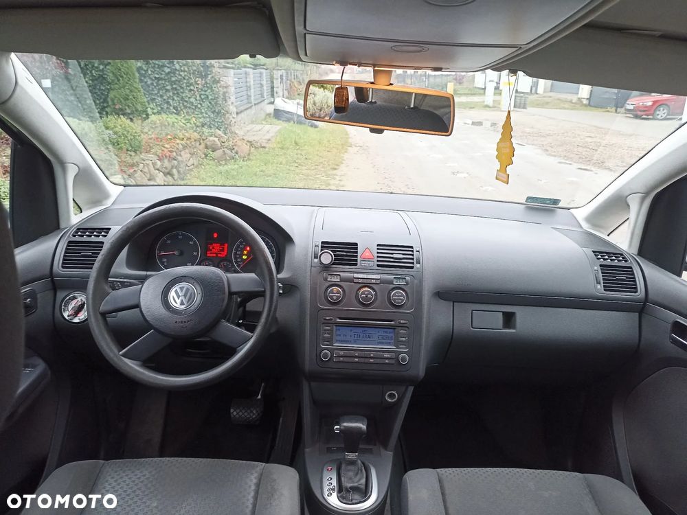 Volkswagen Touran 1.9 TDI Basis DSG - 9