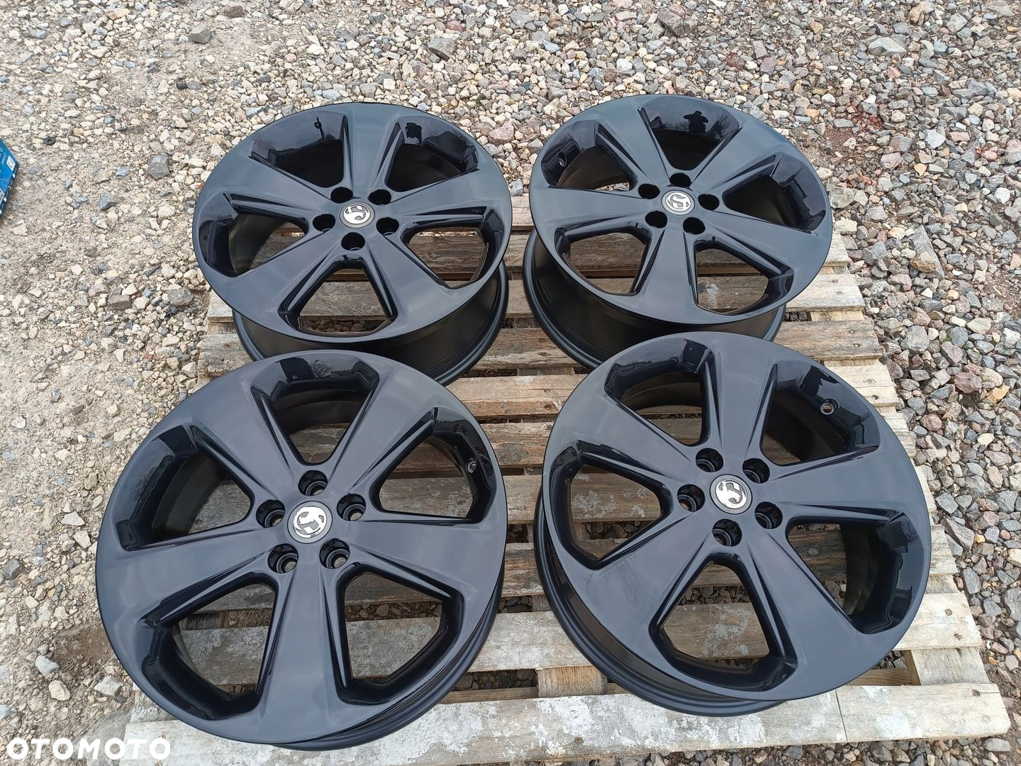OPEL MOKKA Trax Biuic Felgi 18" 7J 5x105 ET 38 95181597 CZARNE JAK NOWE - 2