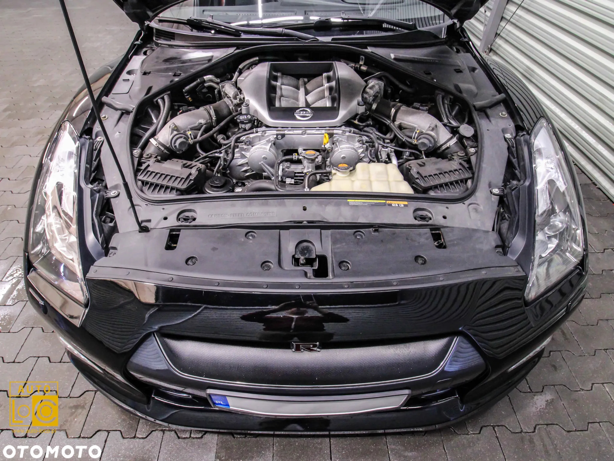 Nissan GT-R Premium Edition - 15