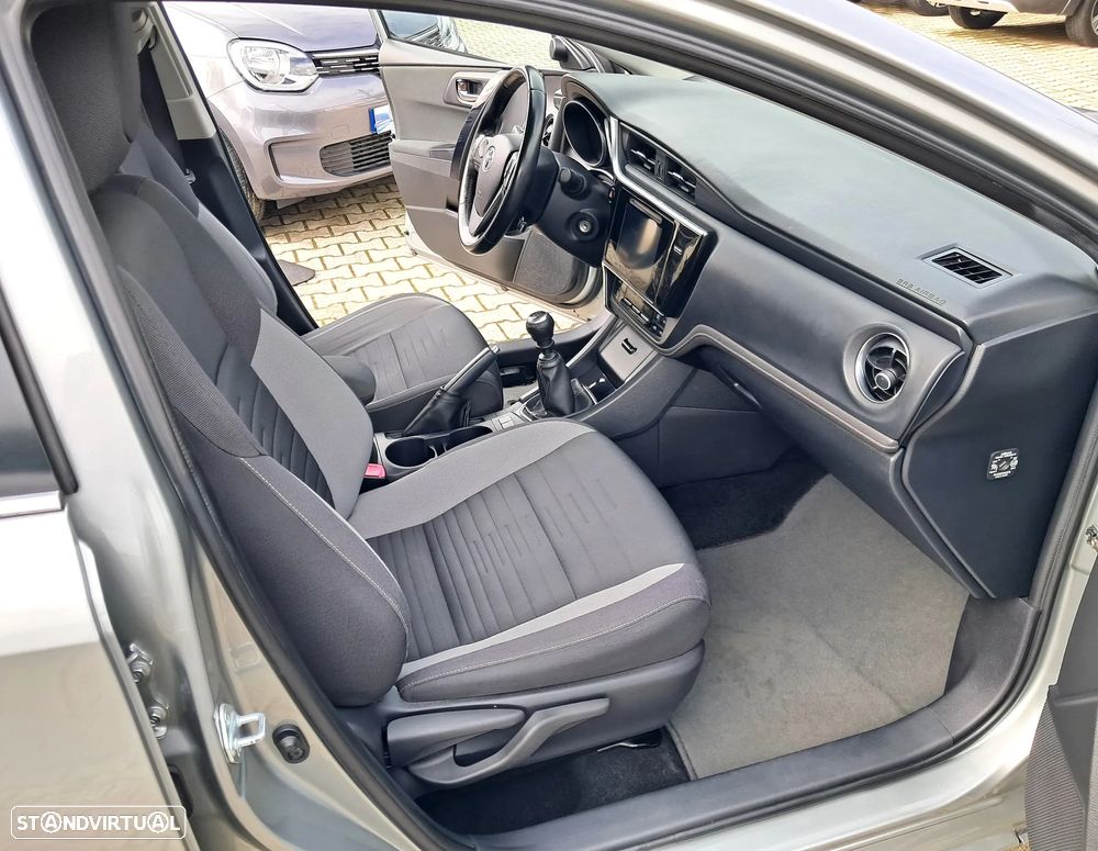 Toyota Auris 1.4 D-4D Comfort+Pack Sport - 16