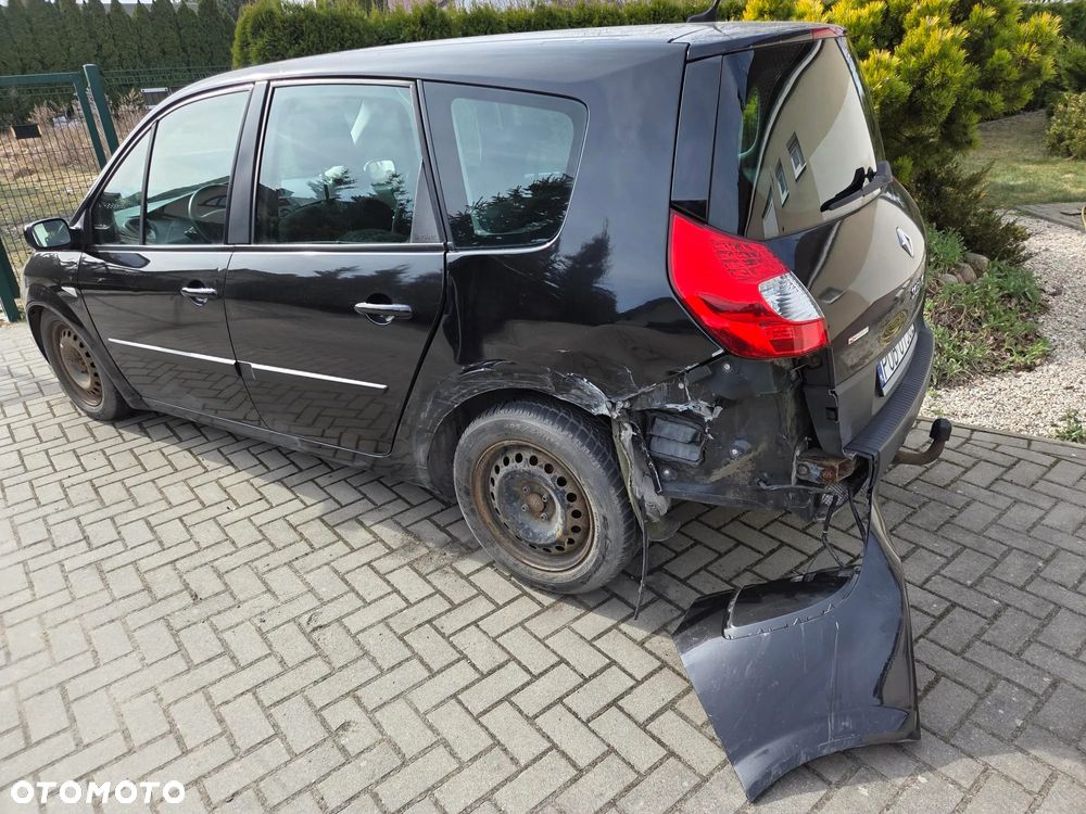 Renault Scenic 1.9 dCi FAP Avantage - 8