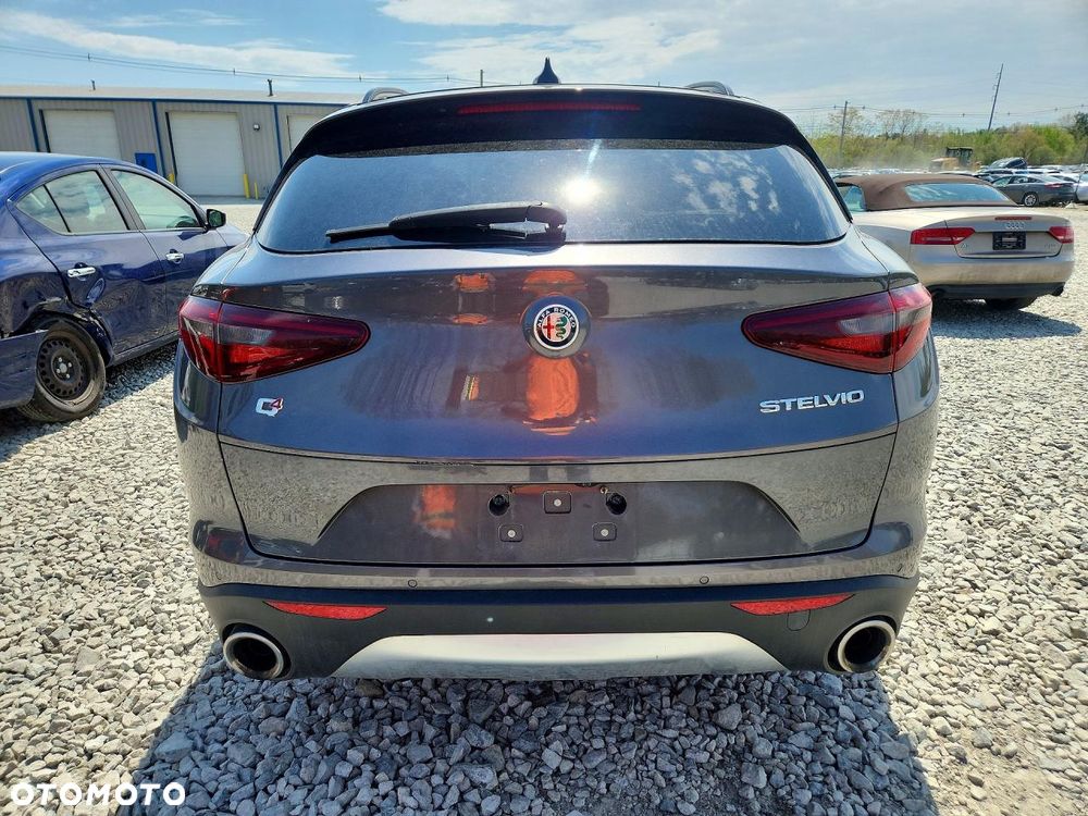 Alfa Romeo Stelvio - 6