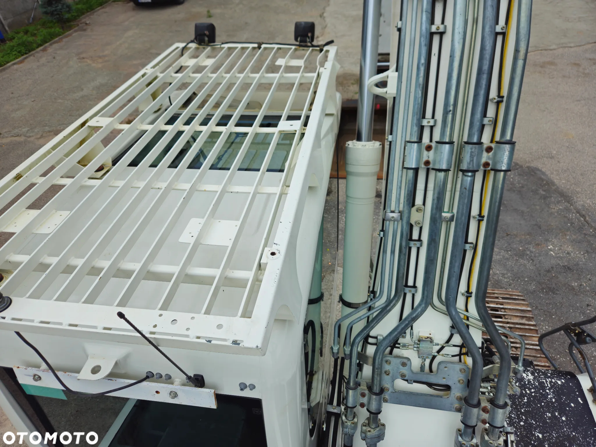 Liebherr R 906 - 16