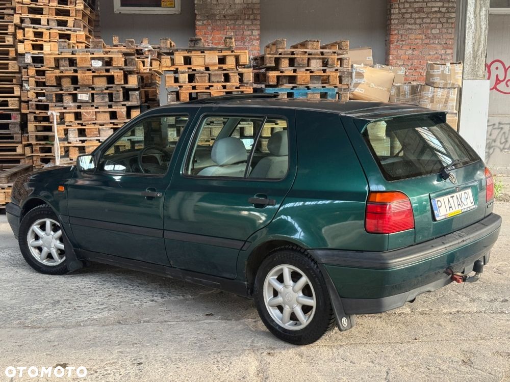 Volkswagen Golf - 5