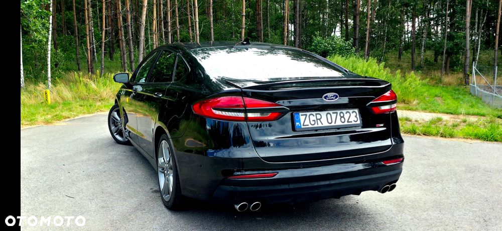 Ford Fusion - 4