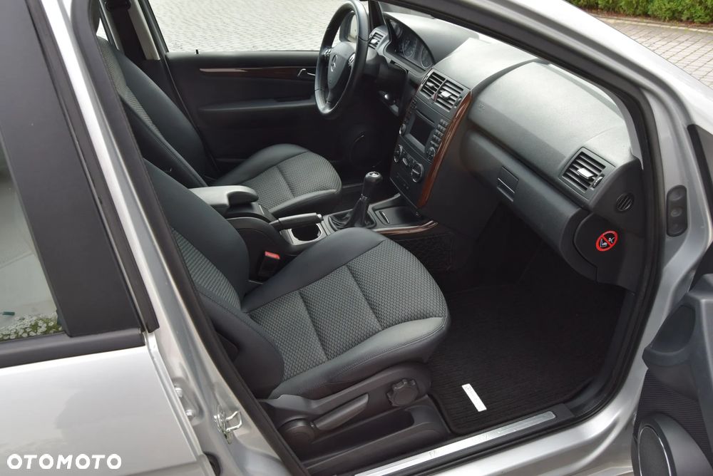 Mercedes-Benz Klasa A 160 BlueEFFICIENCY Elegance Special Edition - 8