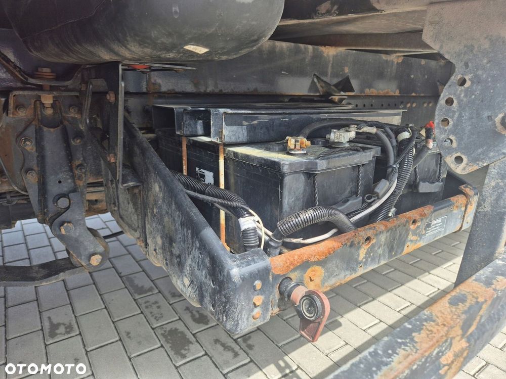 SKRZYNKA PODSTAWA MOCOWANIE AKUMULATORÓW MAN TGA TGX TGS TGL TGM - 1