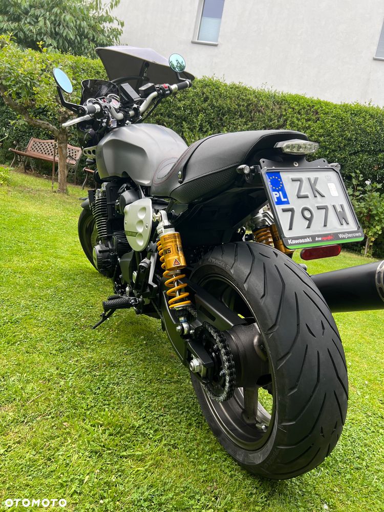 Yamaha XJR - 10
