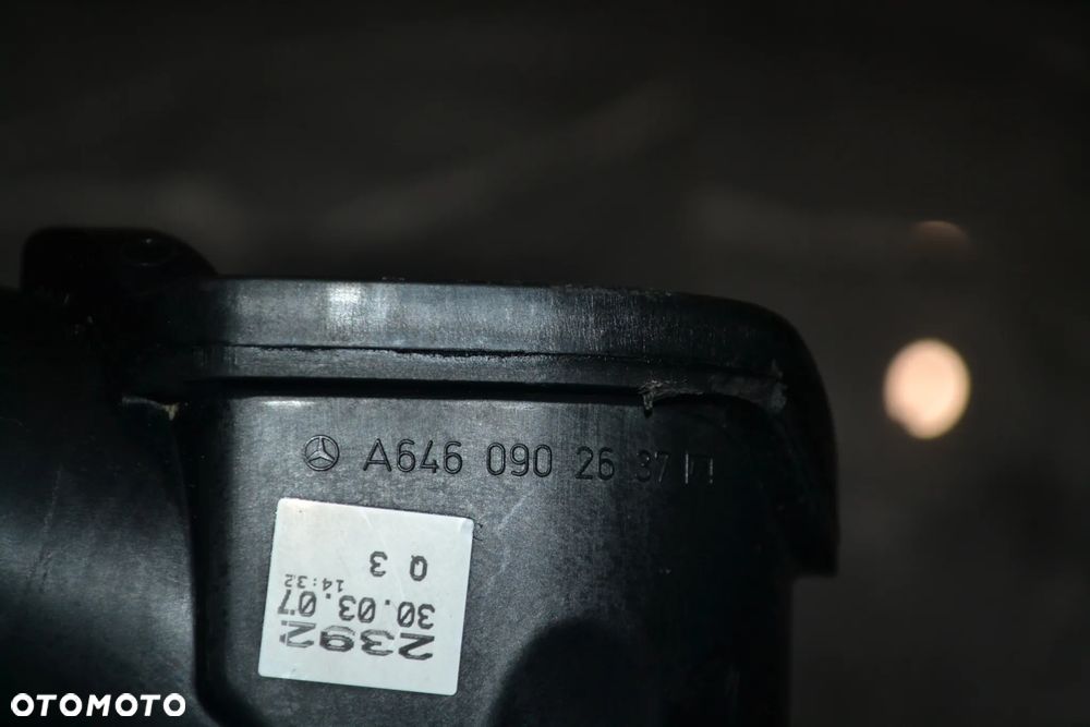 MERCEDES VITO 639 VIANO 2,2 CDI ŁĄCZNIK RURA DOLOTU POWIETRZA 6460902637 - 4