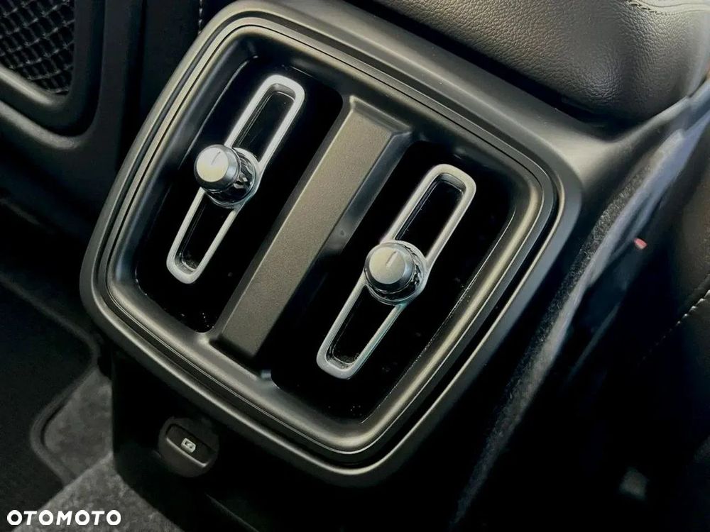 Volvo XC 40 - 32