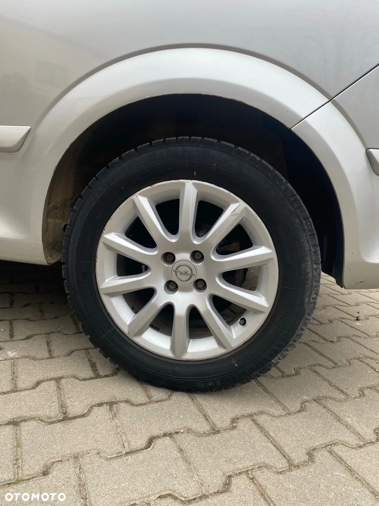 Opel Astra III GTC 1.6 Enjoy - 3
