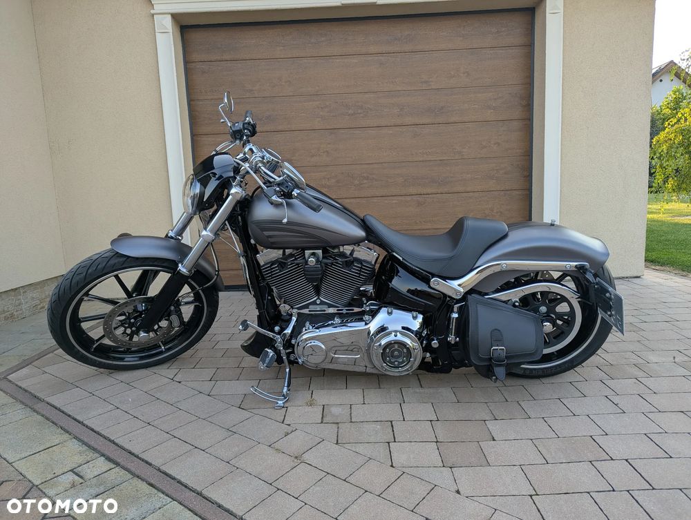 Harley-Davidson FXSB Breakout - 3