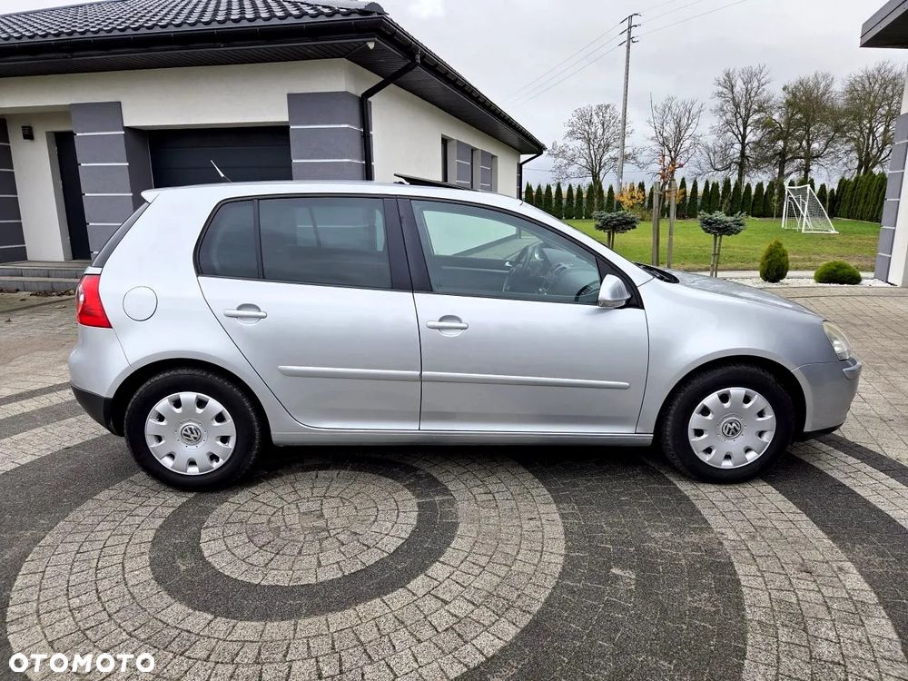 Volkswagen Golf - 5