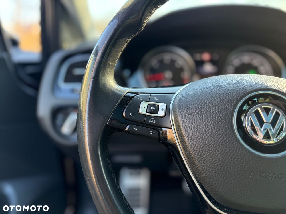 Volkswagen Golf 2.0 TDI SCR DSG Highline - 11