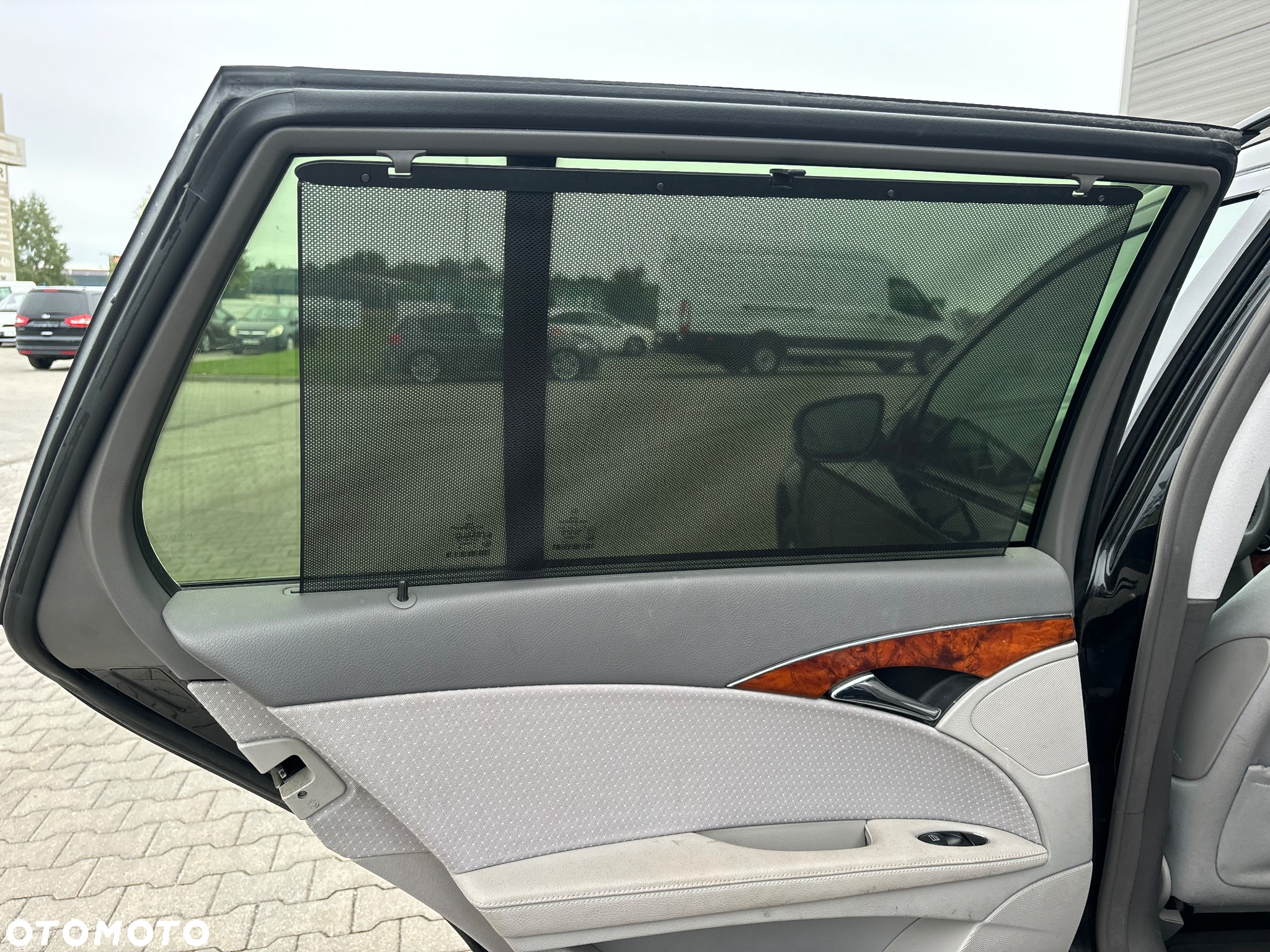 Mercedes-Benz Klasa E 200 T Kompressor Elegance - 38