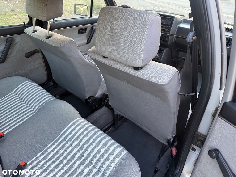 Volkswagen Jetta - 28