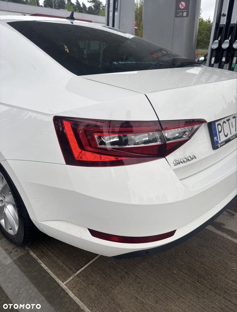 Skoda Superb 2018 photo 5