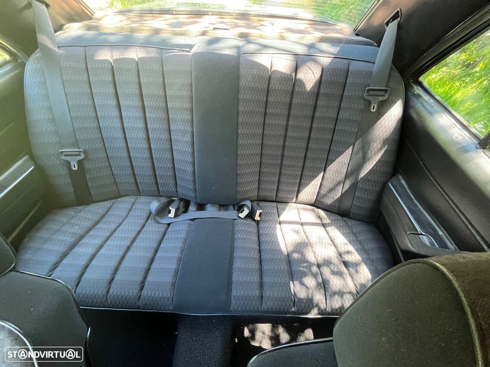Mercedes-Benz W201 (1982-1993) 190 D 2.5 - 11
