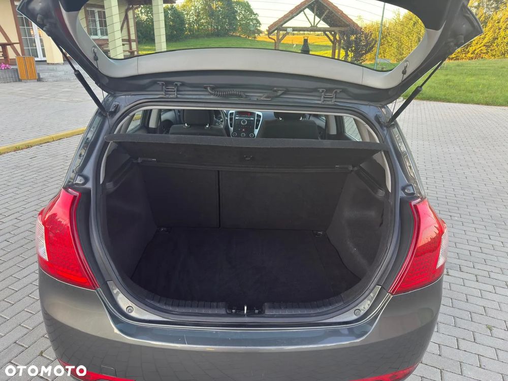 Kia Ceed 1.6 CRDi 90 ISG Vision - 13