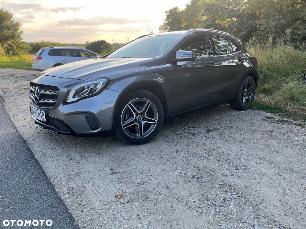 Mercedes-Benz GLA - 2