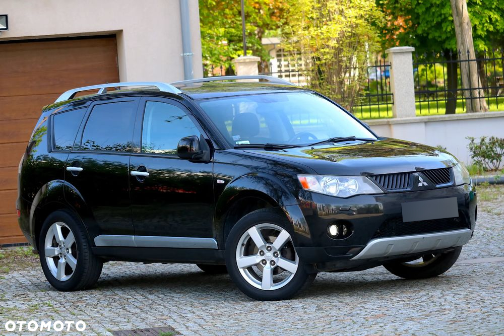Mitsubishi Outlander 2.2 DID Intense + - 18