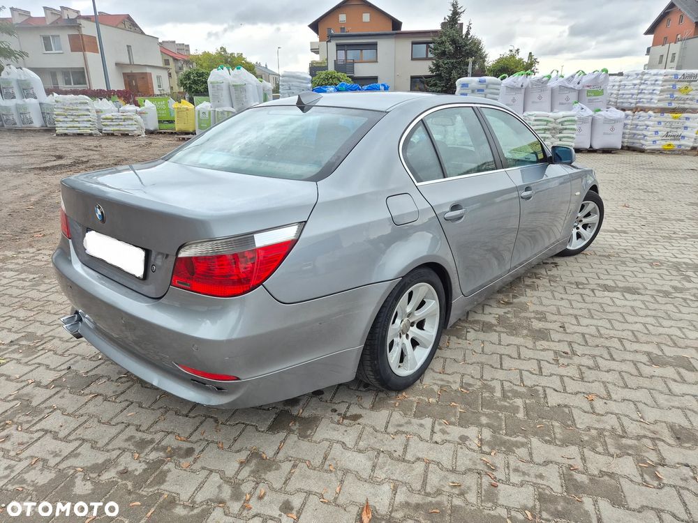 BMW Seria 5 520i - 4