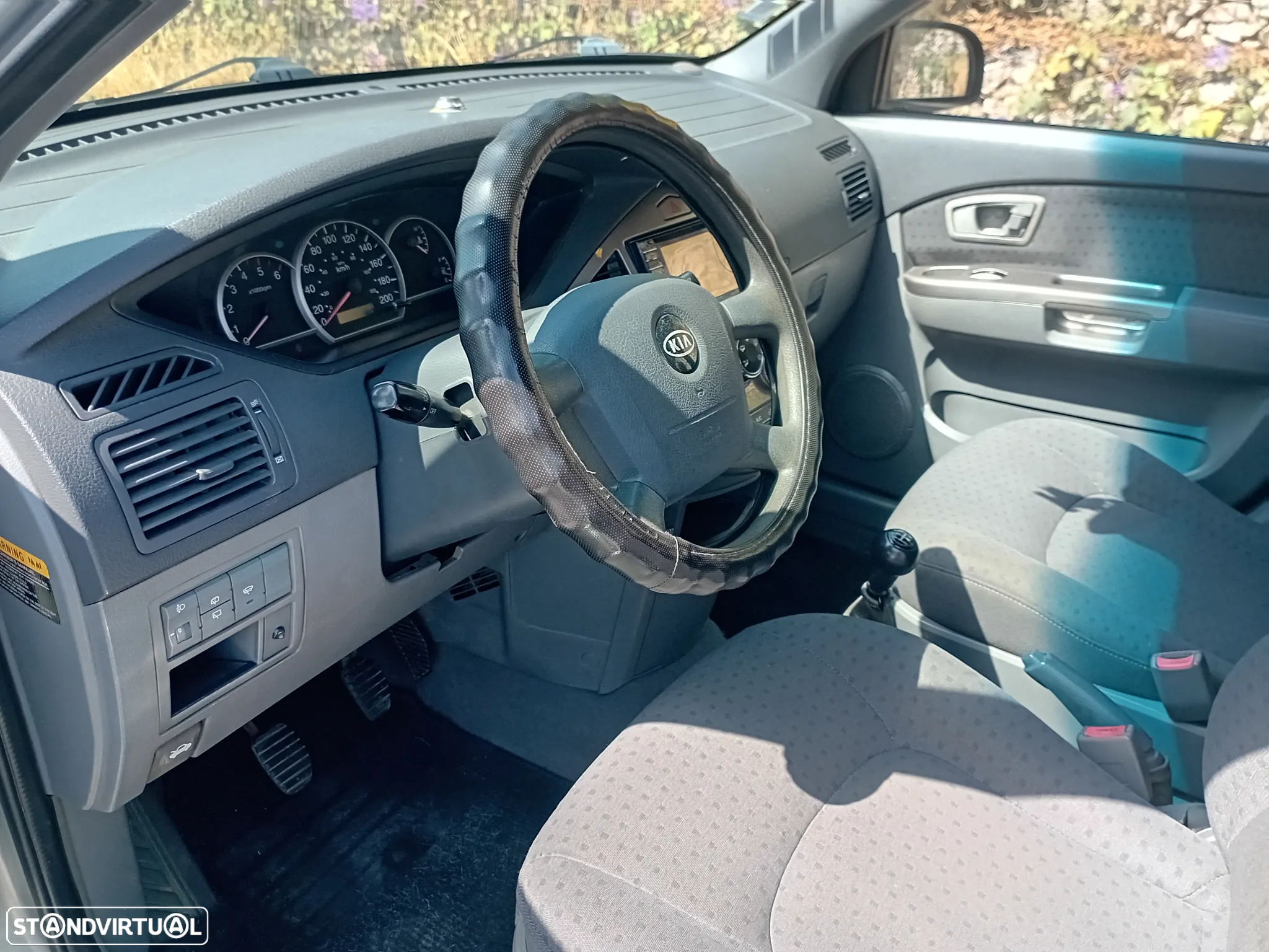 Kia Carens 2.0 CRDi EX Confort - 16