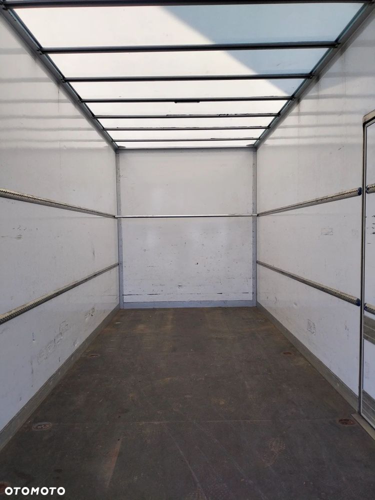 Mercedes-Benz SPRINTER - 11