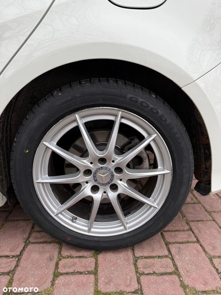 Mercedes-Benz Klasa A 250 4Matic 7G-DCT AMG Line - 28