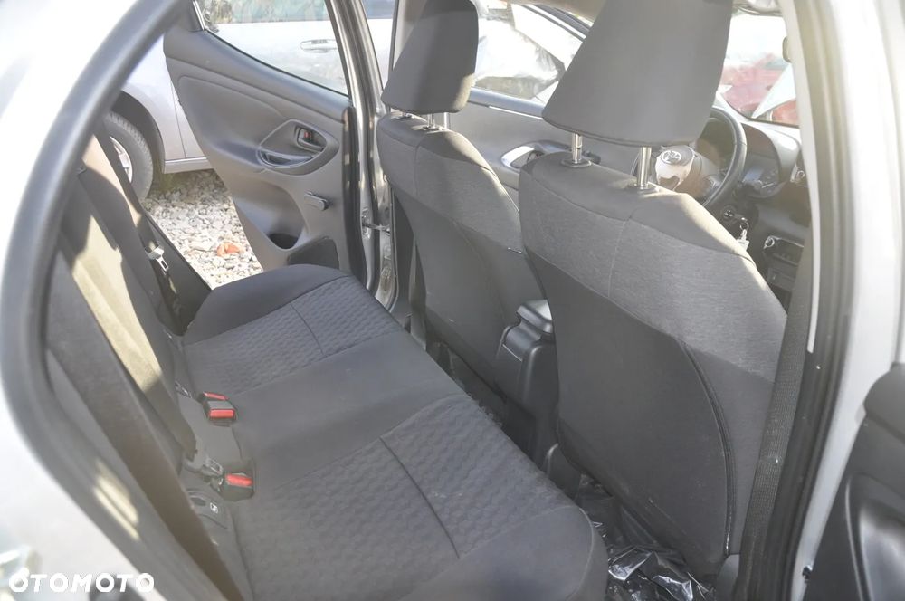 Toyota Yaris - 23