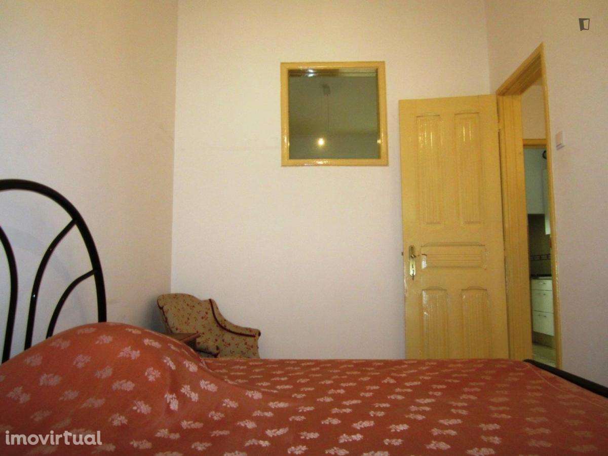Quarto - localizado em Alcântara Lisbon - Grande imagem: 3/15