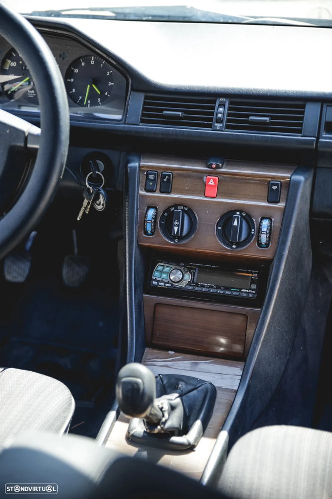 Mercedes-Benz W124 (1984-1997) 200 D - 4